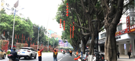 挂灯笼添喜庆