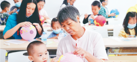 做灯笼 迎中秋