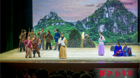 大型廉政题材话剧《压舱石》在梧上演
