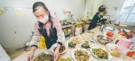 在梧州品“家乡味”
