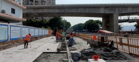 加快改造桥头周边道路