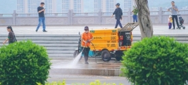 清扫雨后路面