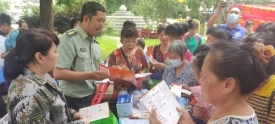“骑楼大妈”助力征兵宣传进小区