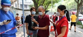 志愿者服务核酸检测采样点