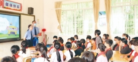 法治课堂走进乡镇小学