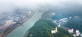 雨雾天气持续
