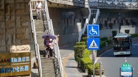文明城市创建丨完善旅游标识标牌
