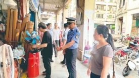 文明城市创建丨万秀区城南街道开展大东市场及周边环境卫生综合整治