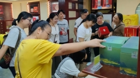 文明实践丨万秀区城南街道云龙社区开展六堡茶品鉴交流活动