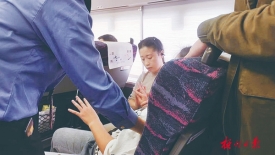 身边好人丨医者仁心施救 乘客转危为安