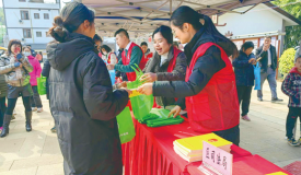 文明实践丨面对面开展法治宣传