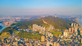 文明城市创建丨一江绿水半城山